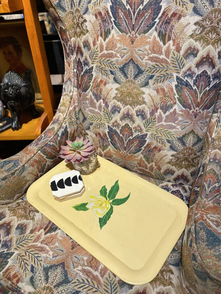 Pale yellow flower tin tray