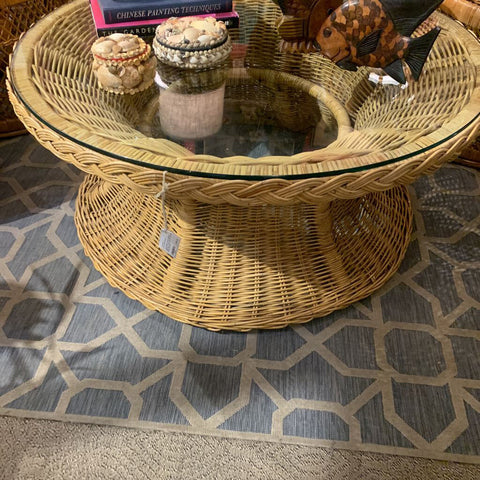 Large Wicker Coffee Table/ w glass top - in store pick up only 36 wide by 16.5 tall