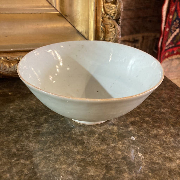 Antique Chinese celadon porcelain bowl (2.5"h, 5.5"d)