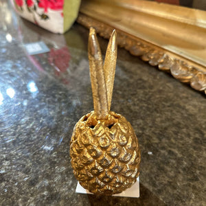 Gold pineapple with 2 forks