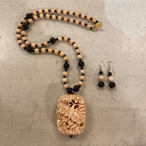 Vintage Chinese Onyx & Bone Carved Necklace & Earrings Set (26" long necklace, 1.5" l earrings)