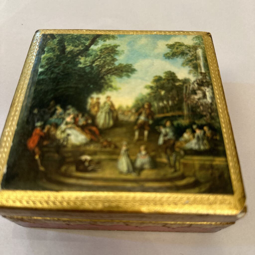 Florentine lidded box