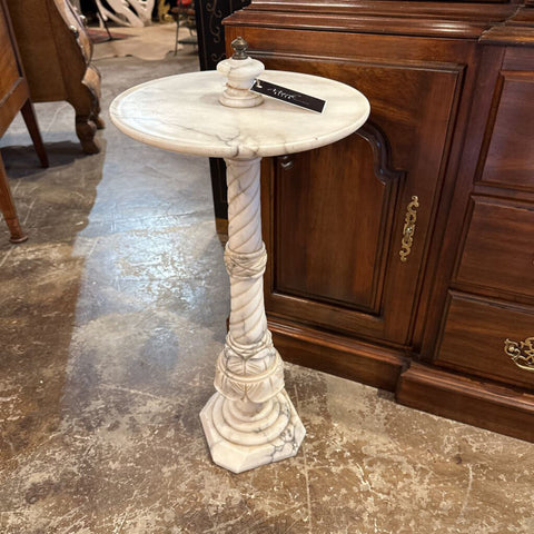 MARBLE SIDE TABLE 27T 12W