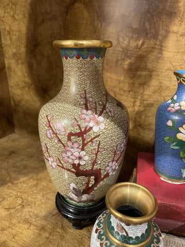 Chinese cloisonne vase 8in with base