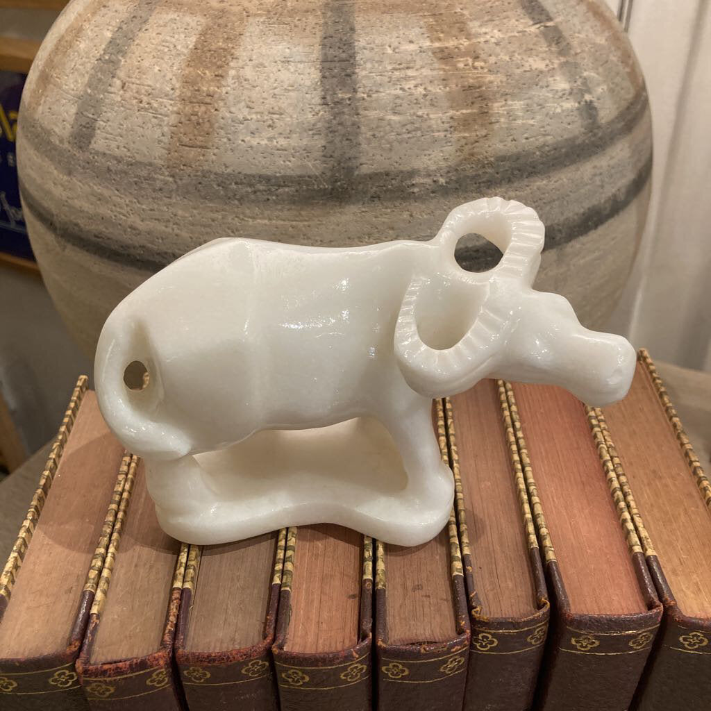 White alabaster water buffalo (3.5T, 5"L)