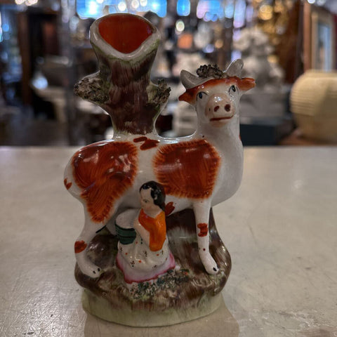 ANTIQUE STAFFORDSHIRE COW 6T