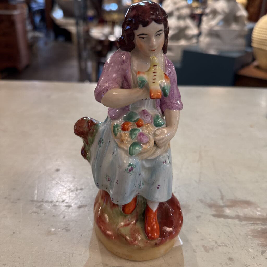 ANTIQUE STAFFORDSHIRE LADY BIRD 8T