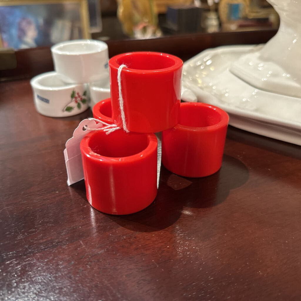 Set of 4 red napkin rings