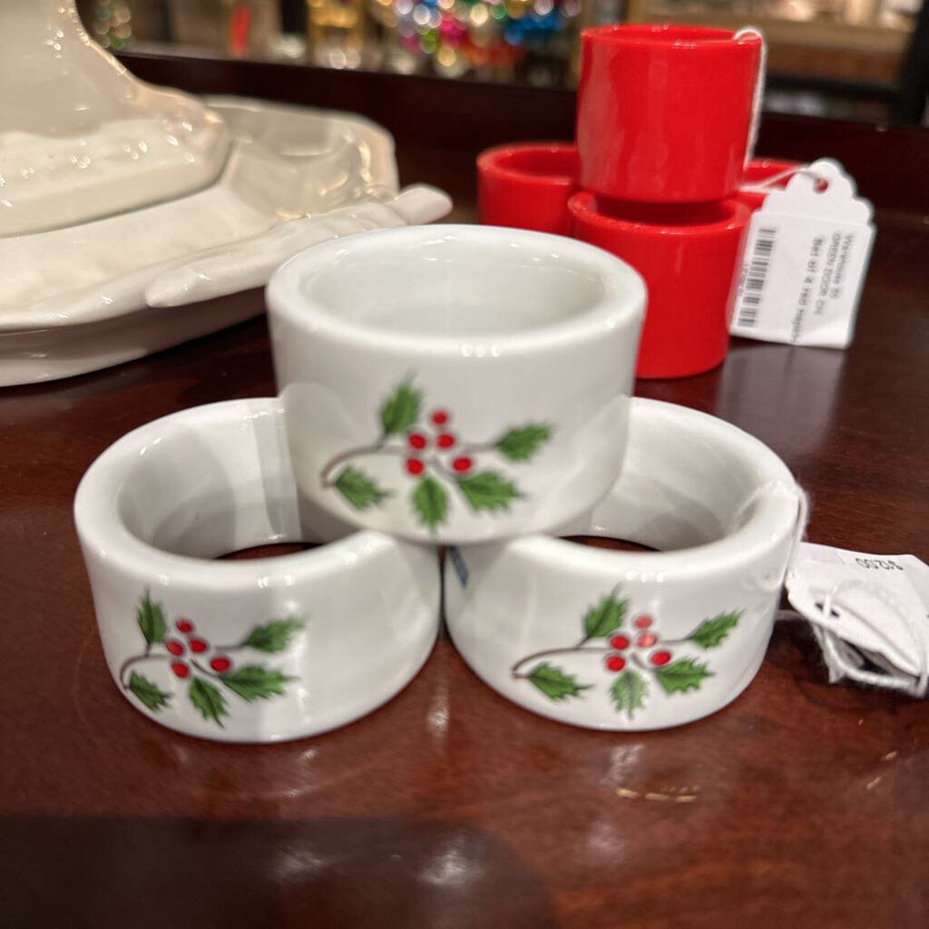 set of 4 vintage holly napkin rings