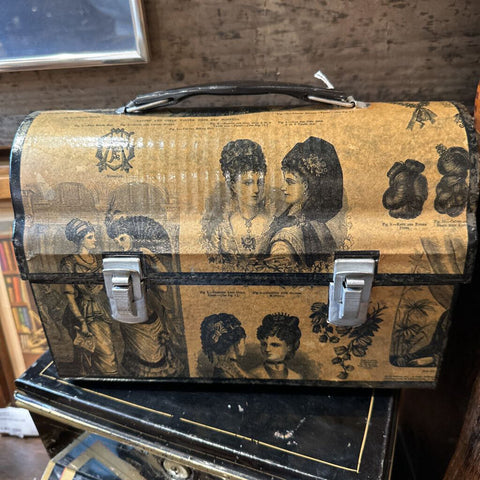 Vintage decopage lunchbox