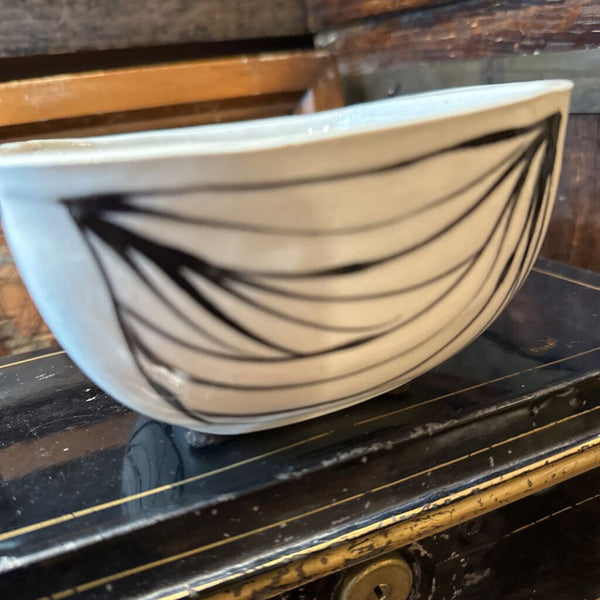 Pottery bowl by Salamon