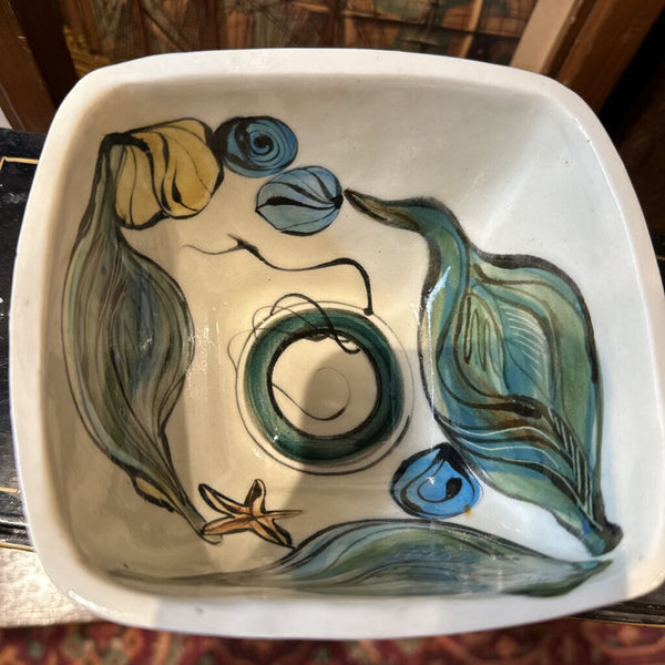 Pottery bowl by Salamon