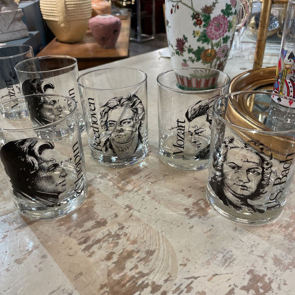 SET OF 8 CLASSICAL GLASSES