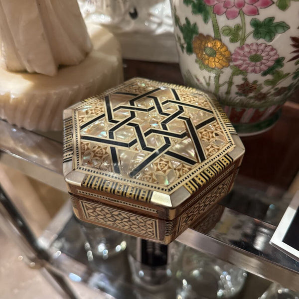 VINTAGE BOX