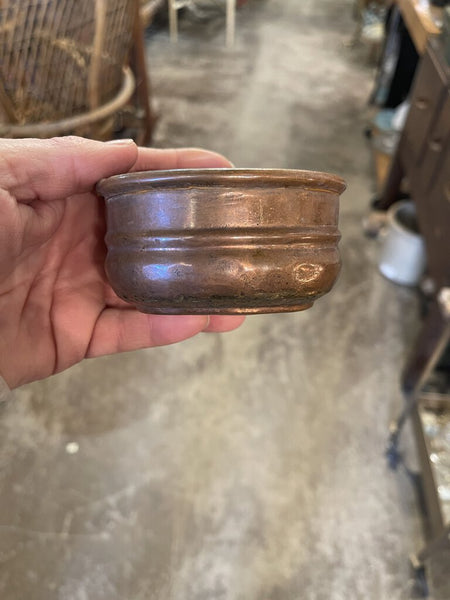 Small copper round planter 4x3x2