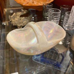 Shell bowl with handle (5.5x3 in) natural material