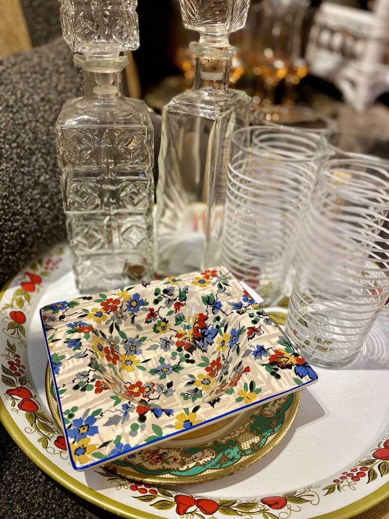 White striped glasses set of four