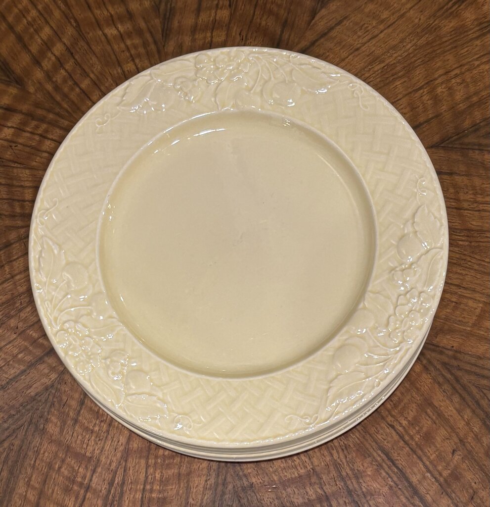 VILLEROY & BOCH FAIENCE PLATES W/LATTICE AND FRUITS - SET OF 5 | 8 5/8"