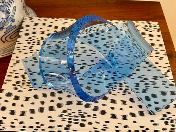 Love knot blue transparent 7in
