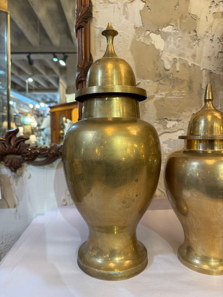 Brass Urn w lid 19"