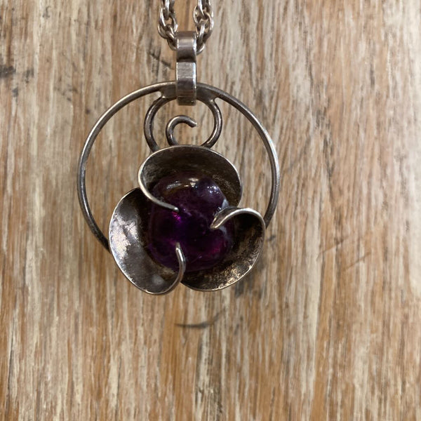 Vintage sterling & amethyst necklace 16 in. long