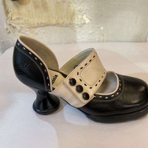 Incredible JOHN FLUEVOG Minis Black + White Shoe Sz: 7 FIRM AS FOUND