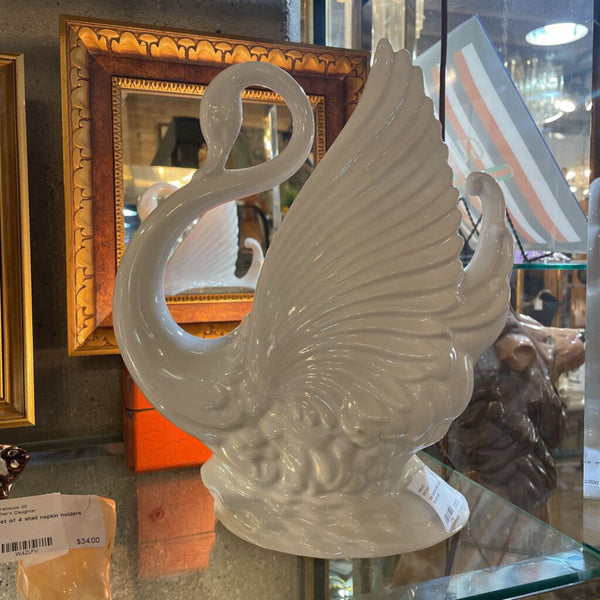 White Ceramic Swan Lamp- as is 1 tiny chip in glaze