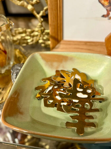 Hanging Chinese symbol- EACH