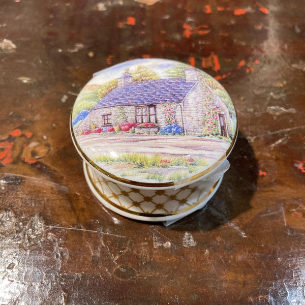 English porcelain Staffordshire round box (2")