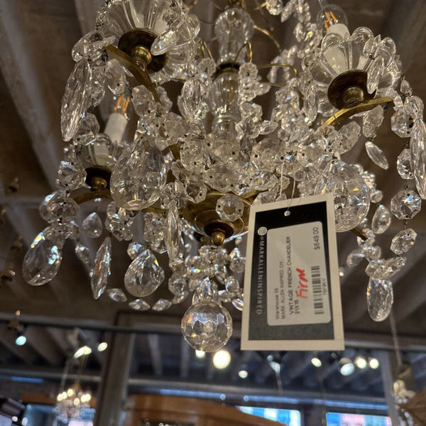 VINTAGE FRENCH CHANDELIER 21X15