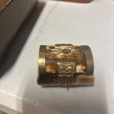 Petite trinket ornate trinket trunk