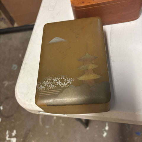 Pagoda scene trinket box