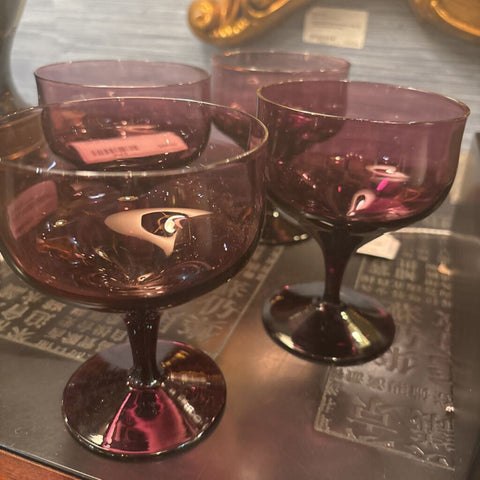 Set of 4 amethyst color coupes