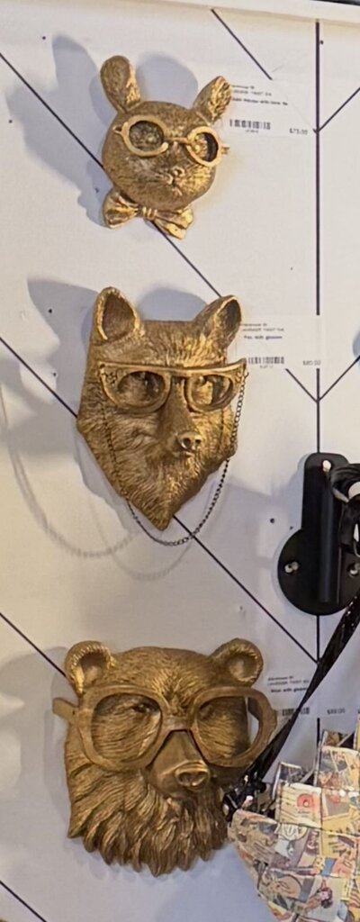 Gold mouse with bow tie