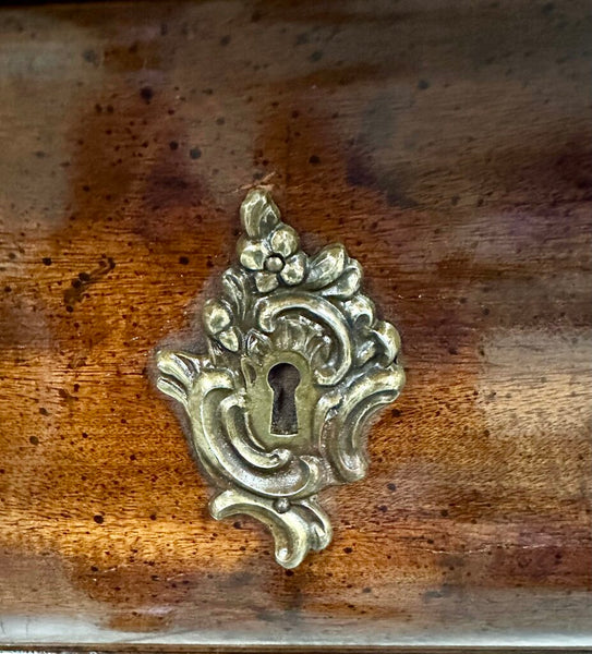 Henredon Louis XV Bombe Chest. Featuring a beautifully contoured silhouette with gracefully curved sides and a scalloped apron. For pick up only. 46.5x19.5x31.5