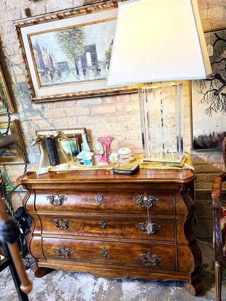 Henredon Louis XV Bombe Chest. Featuring a beautifully contoured silhouette with gracefully curved sides and a scalloped apron. For pick up only. 46.5x19.5x31.5