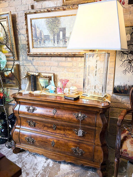 Henredon Louis XV Bombe Chest. Featuring a beautifully contoured silhouette with gracefully curved sides and a scalloped apron. For pick up only. 46.5x19.5x31.5