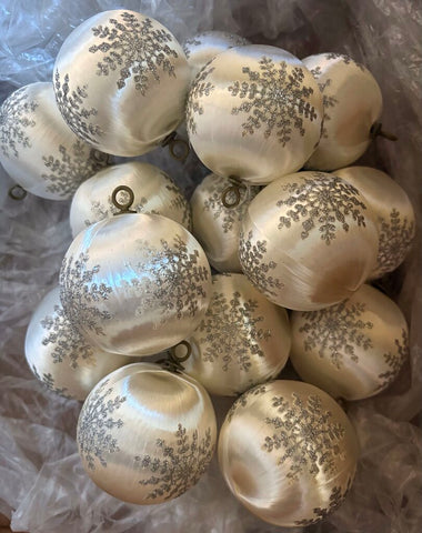 VINTAGE SATIN GLITTER SNOWFLAKE ORNAMENT