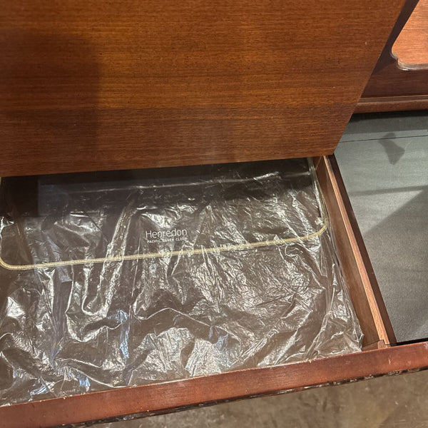 GLASS CABINET BAR BY HENDRON