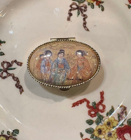 VINTAGE ITALIAN PILL BOX WITH EDNA HIBEL CHINOISERIE PRINT ON CERAMIC