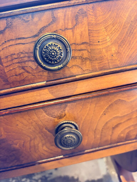 Gorgeous Ethan Allen burled mahogany 2 drawer console table 29.5t x32w x18.5d for pick up only