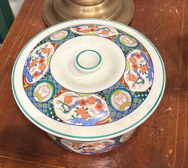 VINTAGE JOHN SIMMONS CHINOISERIE LIDDED CASSEROLE OR CANISTER | 8.25"W X 6"H