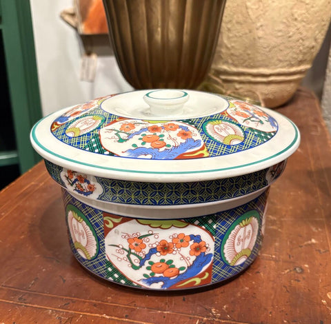 VINTAGE JOHN SIMMONS CHINOISERIE LIDDED CASSEROLE OR CANISTER | 8.25"W X 6"H