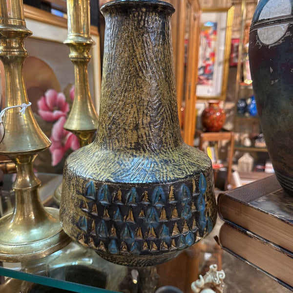 Giant Brass Dolphin 32 L x 18 H IN STORE PICK UPN
