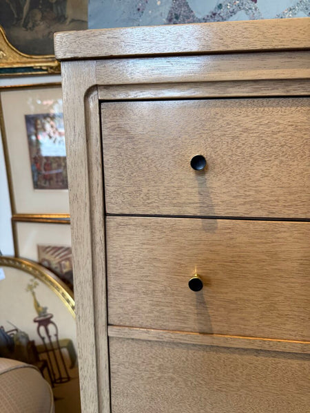 Vintage Blond Mahoghany Dresser by United 42T 38W 19D