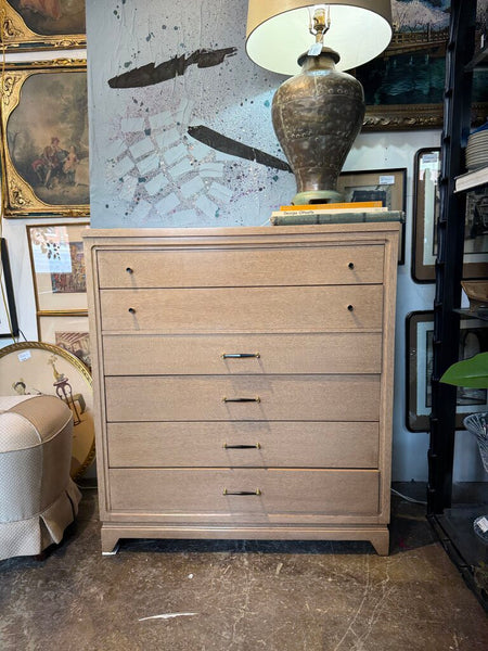 Vintage Blond Mahoghany Dresser by United 42T 38W 19D