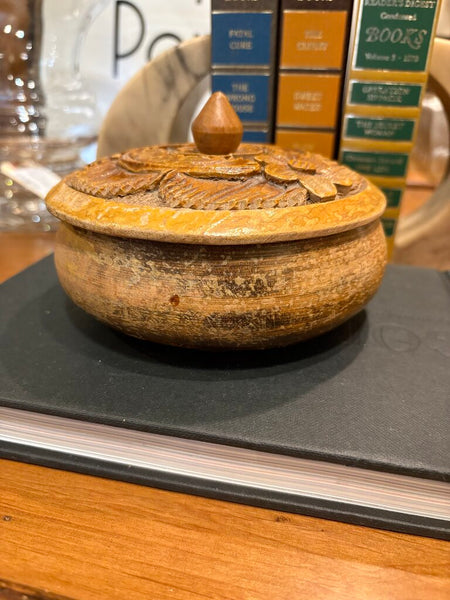 VINTAGE CARVED WOOD LIDDED TRINKET BOWL WITH FLORAL MOTIF | 3.75"H X 5.5"W