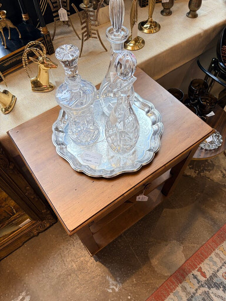 Nice Ethan Allen one drawer side table or nightstand 28.5x17x23