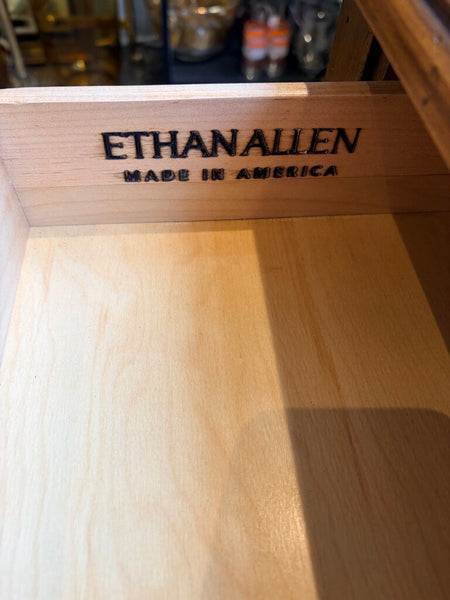 Nice Ethan Allen one drawer side table or nightstand 28.5x17x23