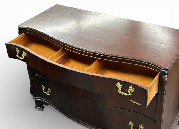 MAHOGANY GEORGIAN STYLE CHEST OF DRAWERS 49.5 IN WIDE, 22 IN DEEP, 35 IN TALL - IN STORE PICK UP ONLY